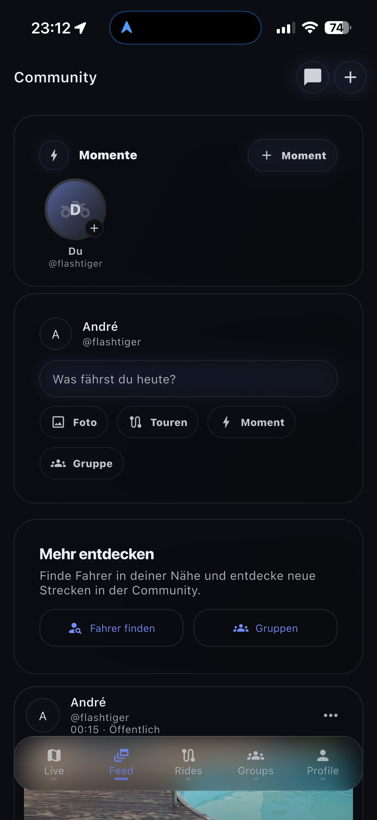 Community Feed mit Momenten und Entdecken